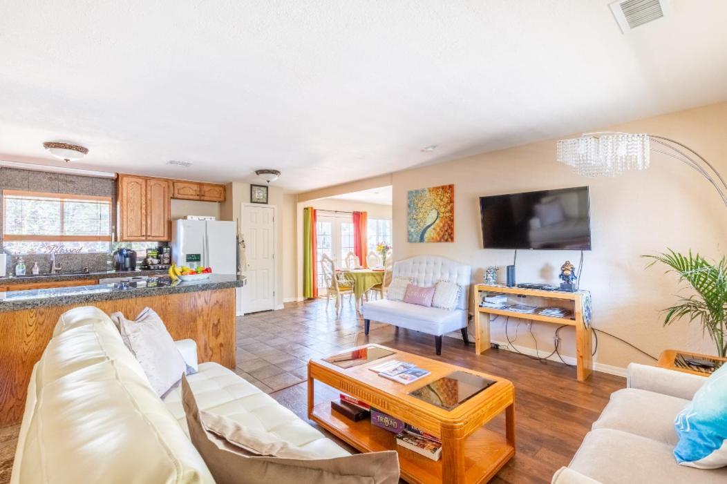 Spacious House With Hot Tub Spa, To Enjoy Red Rock View, Near Amitabha Stupa, And Trails Sedona Bagian luar foto